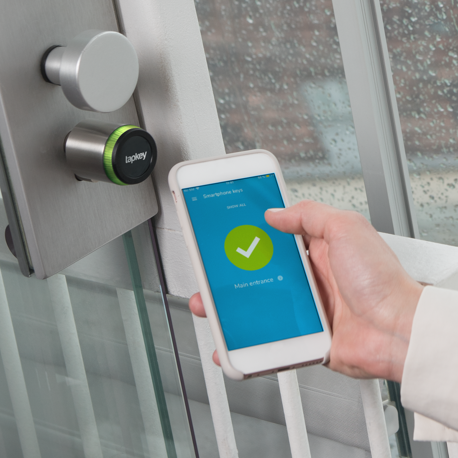 Open doors with your smartphone, no mechanical key necessary. | Digitale Schließzylinder, öffne Türen mit deinem Smartphone, kein mechanischer Schlüssel erforderlich.